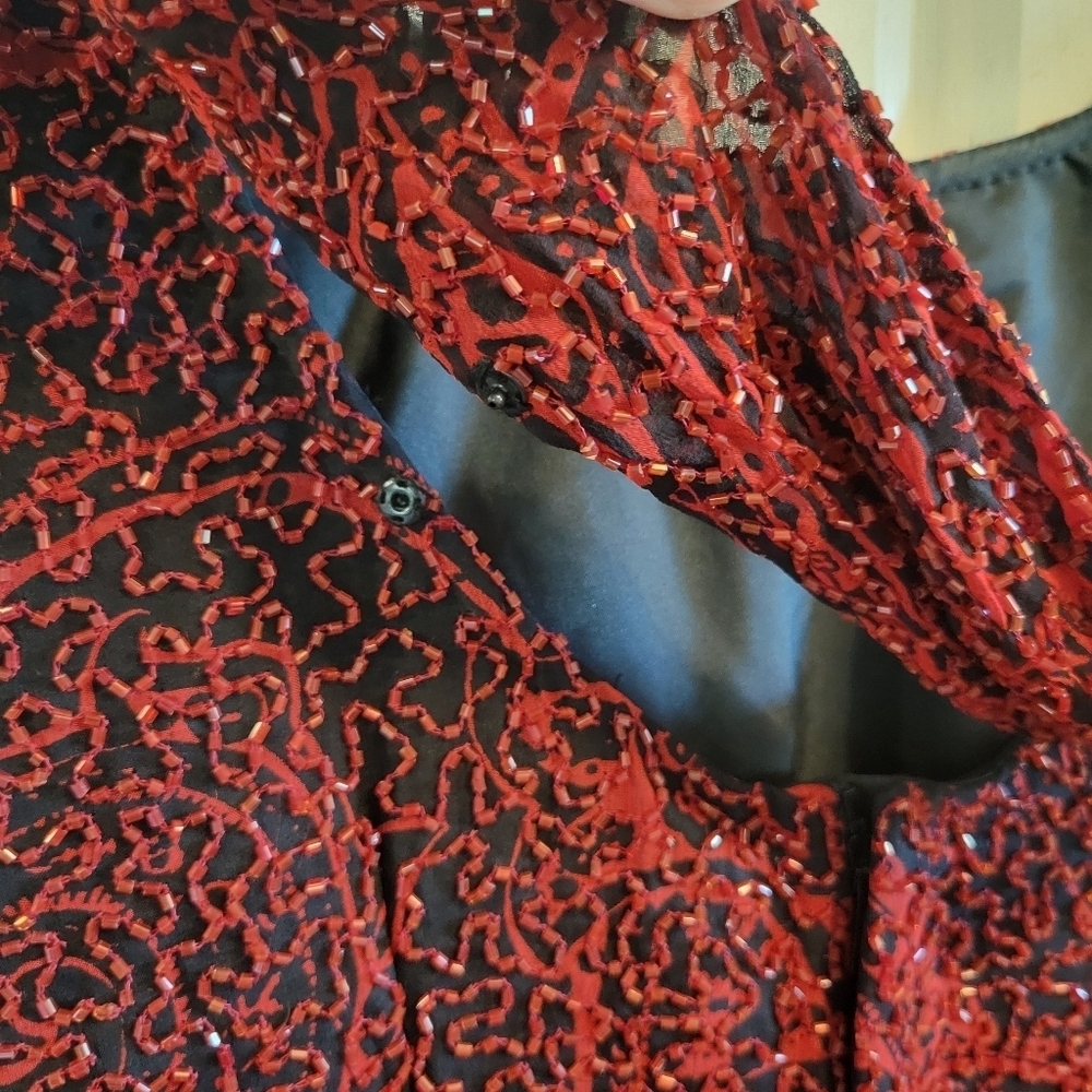 Vintage Y2K Andretta Donatello Red Black Paisley Beaded Silk Sleeveless Blouse - Picture 9 of 13